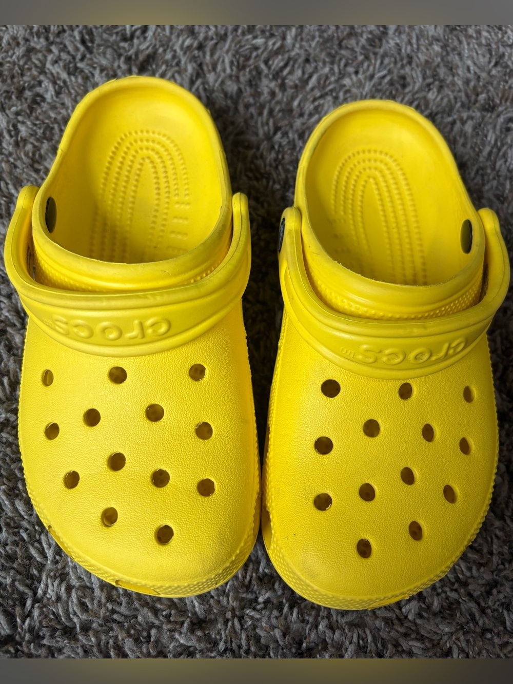 CROCS Classic Clog in Bright Yellow